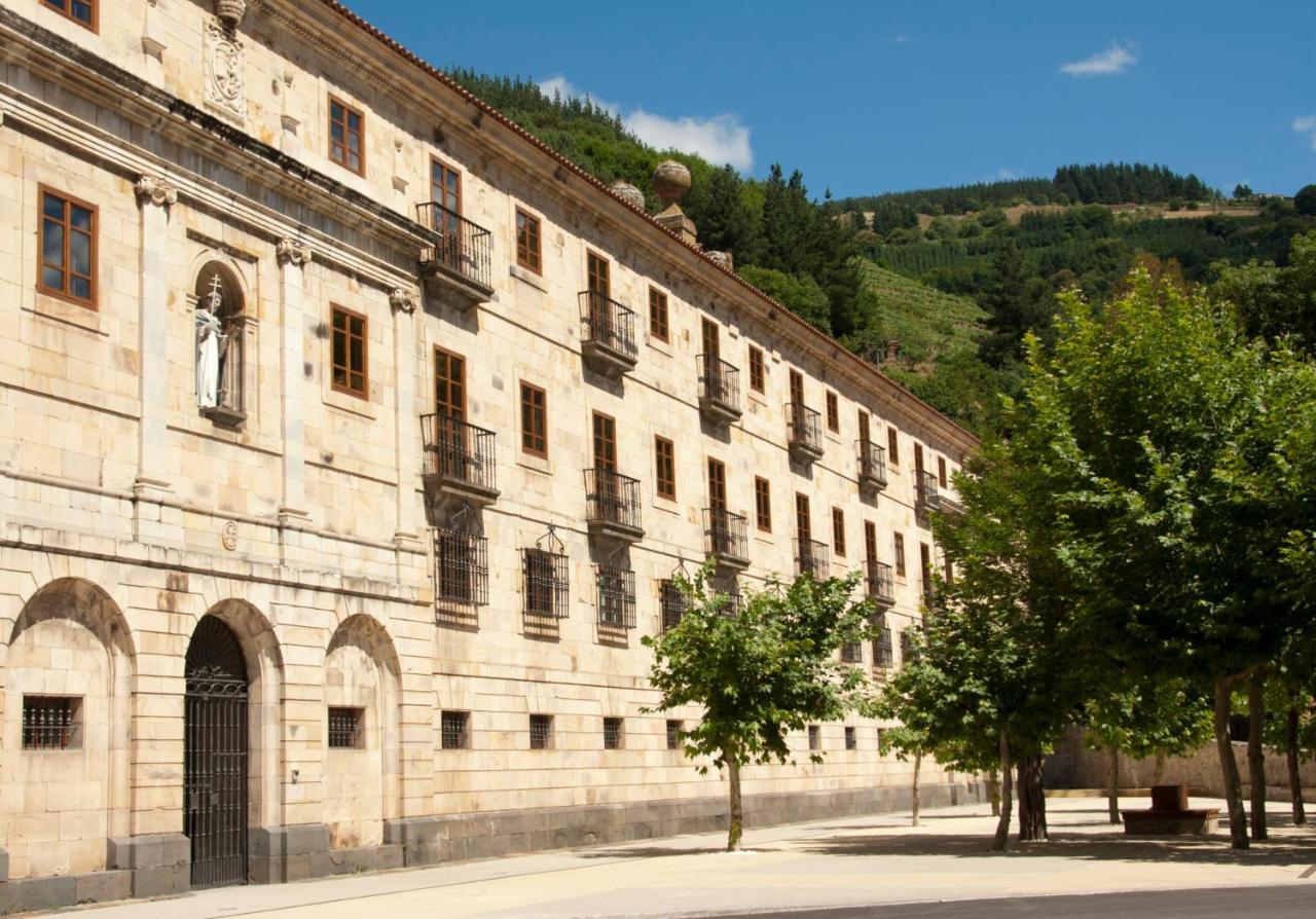 Отель Parador De Кориас Экстерьер фото